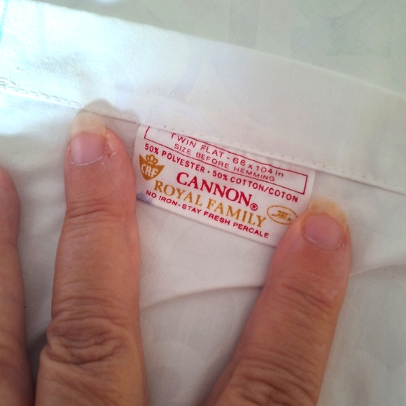 WHITE Cannon twin scroll pattern flat - Picture 7 of 12